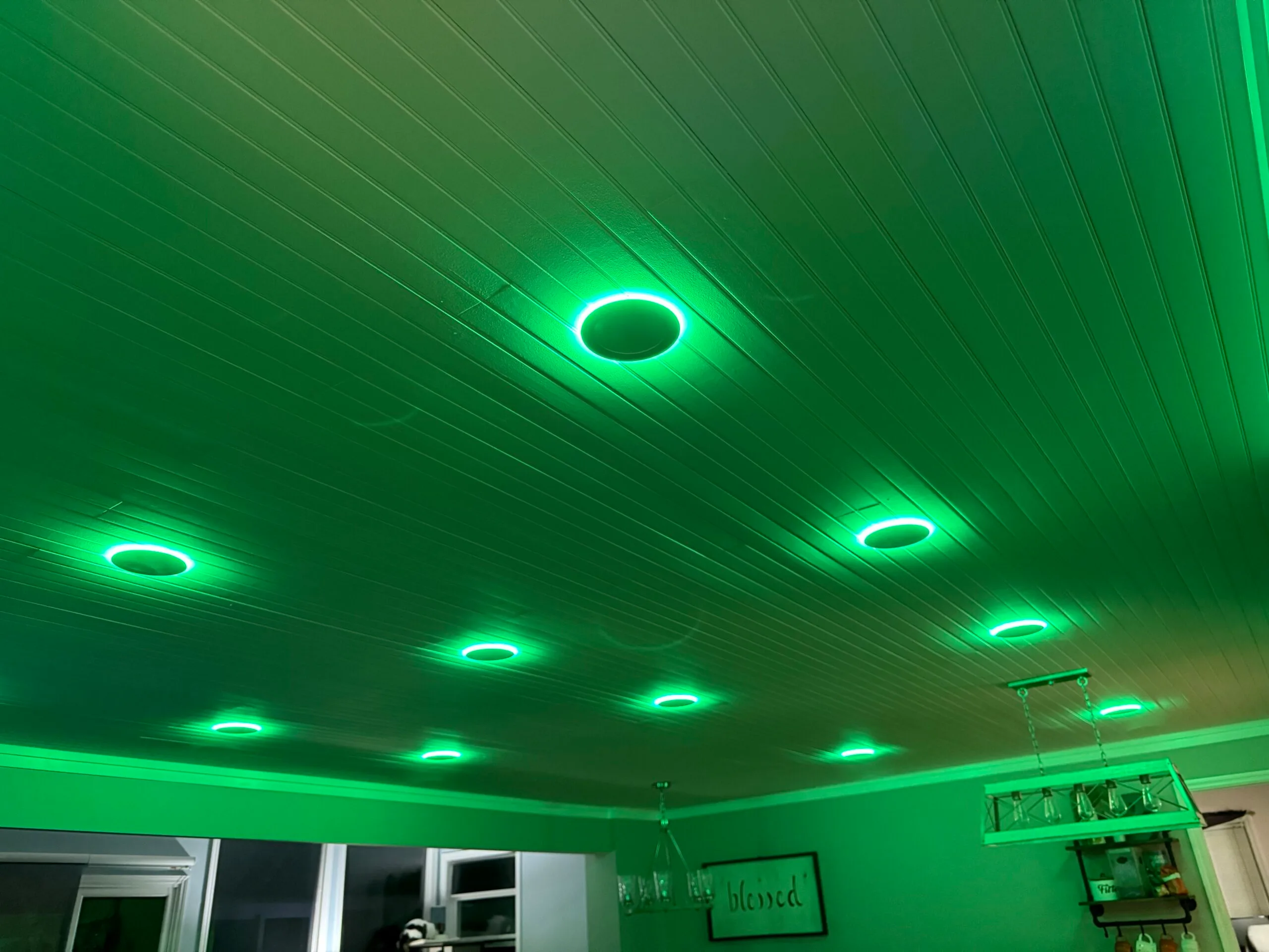 Lumary recessed lighting in green ambient mode